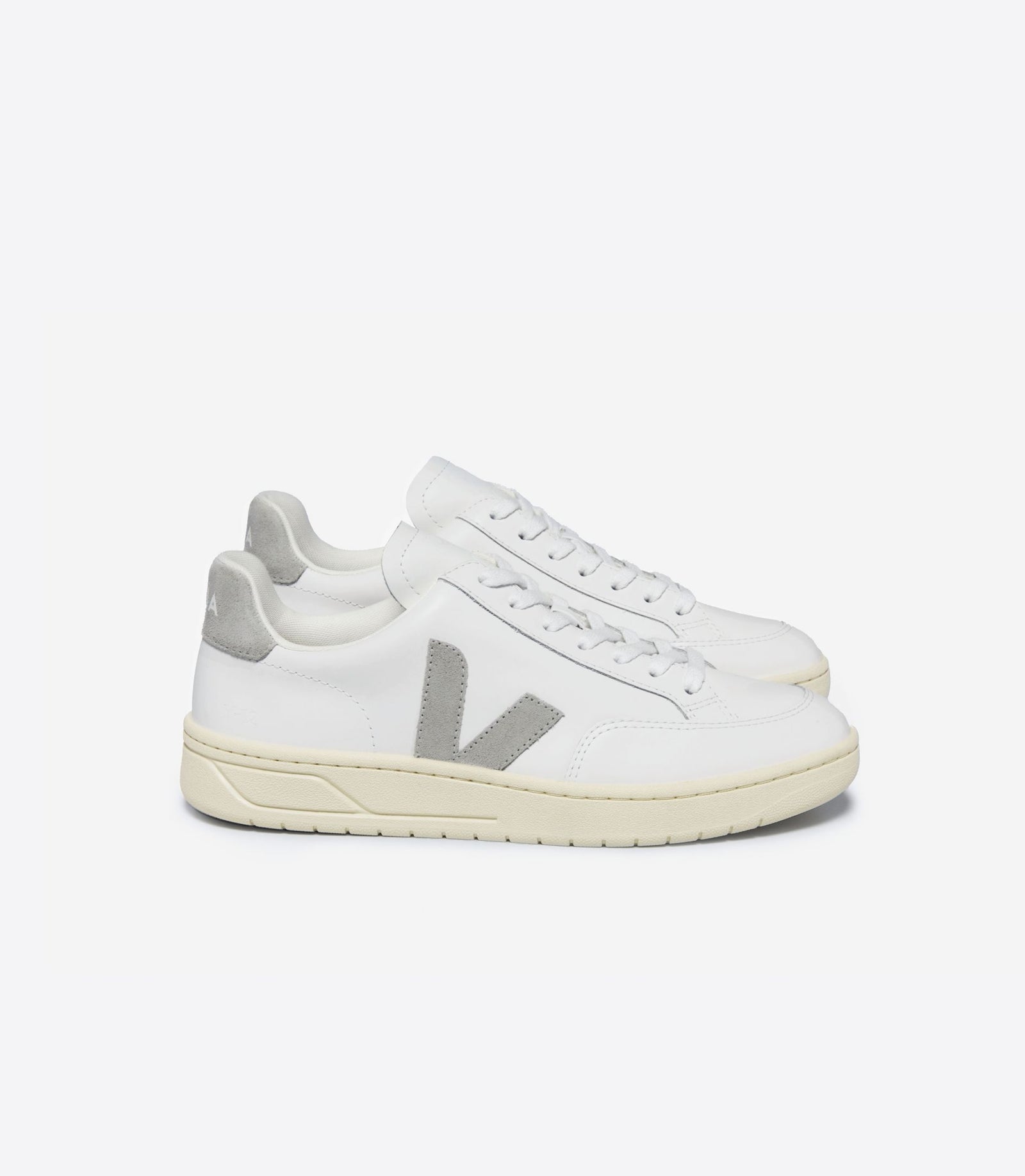 Veja ヴェジャ スニーカー - Image 1