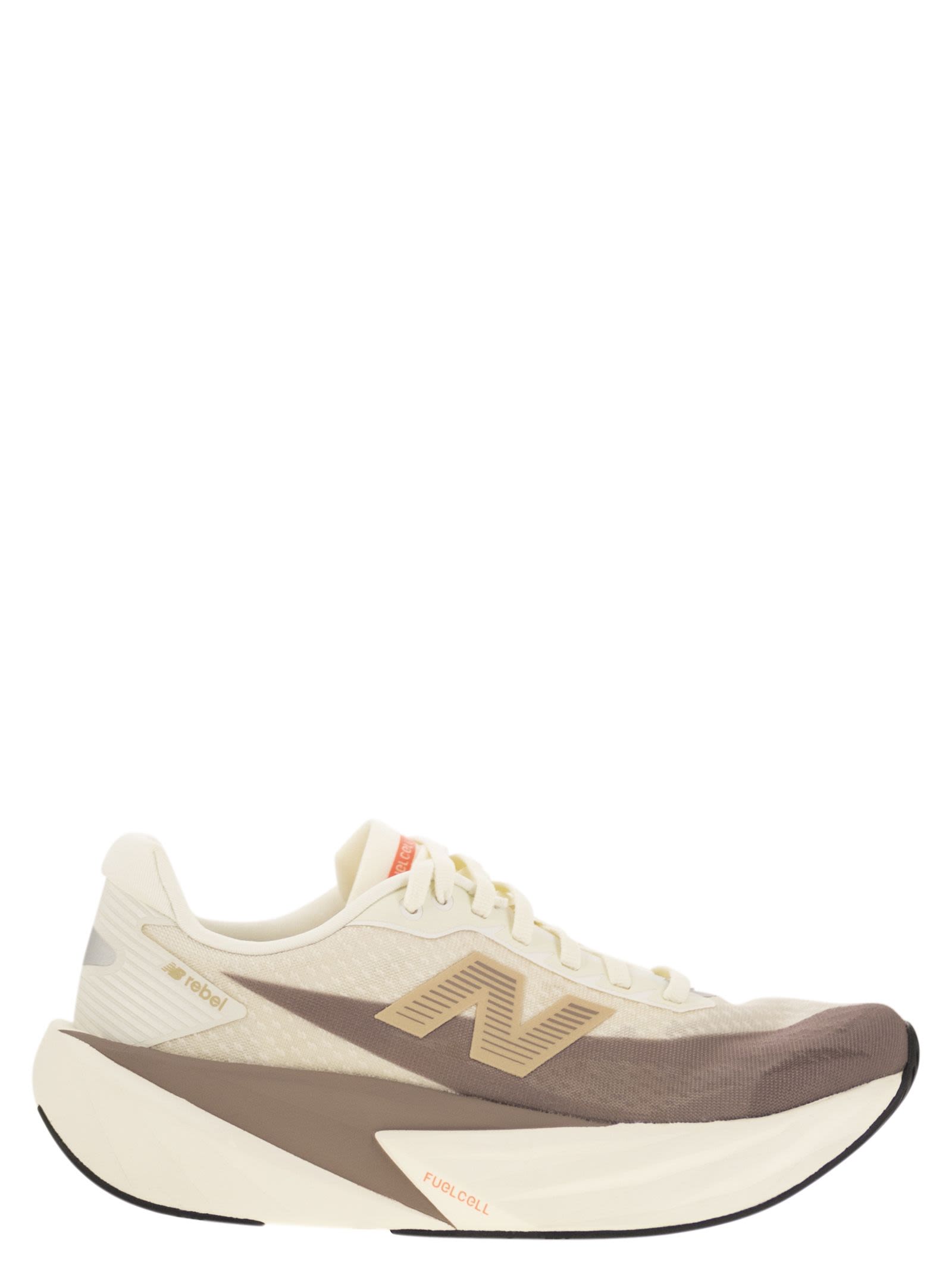 Designer Brand ニューバランス燃料電池Rebel V4スニーカー - Image 1