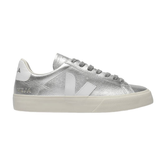 Veja 銀と白のクロムフリーレザーのカンポスニーカー - Image 1