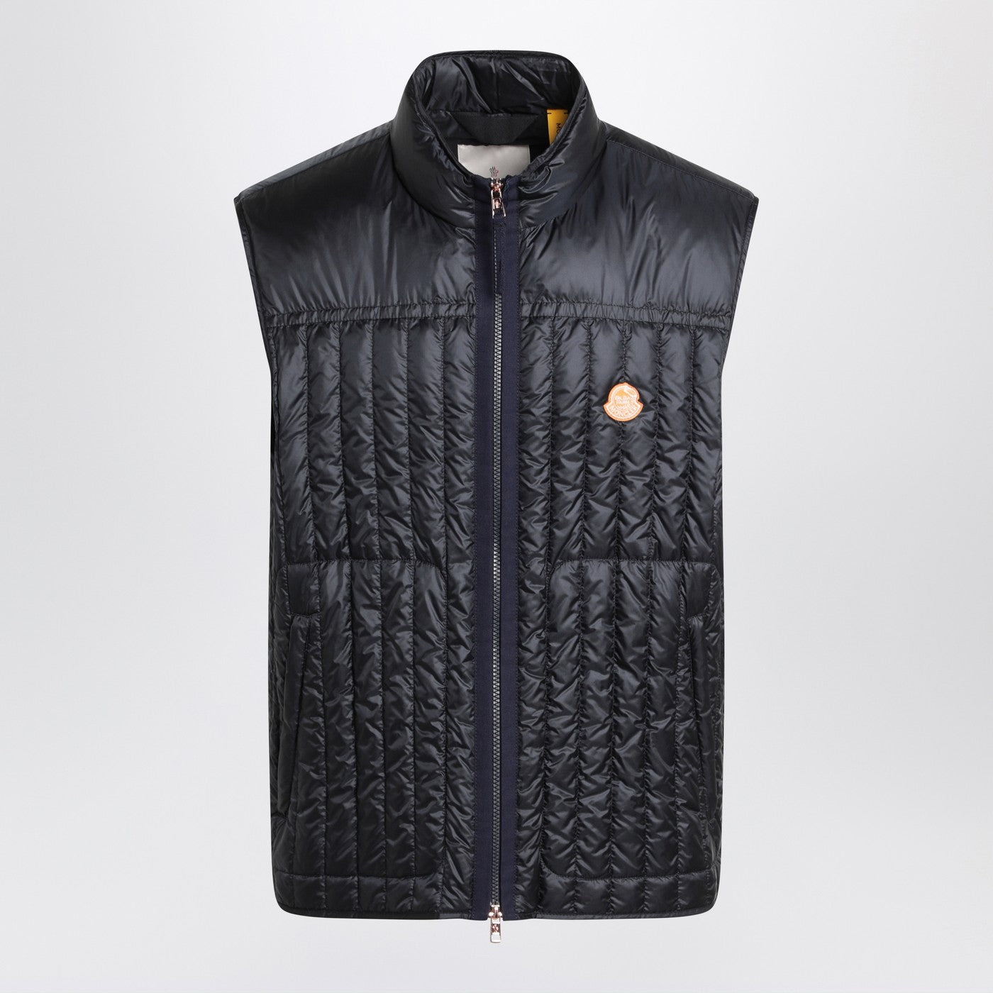 Moncler ドナルドグローバータンジェリンパッド入りベストによるモンクラーxギルガファームブルーナイロン - Image 1