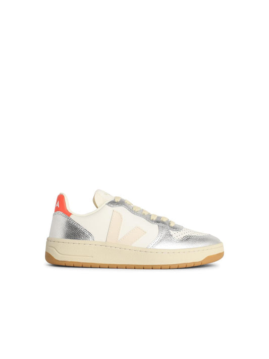 Veja Veja 'V10'白いリアスニーカー - Image 1