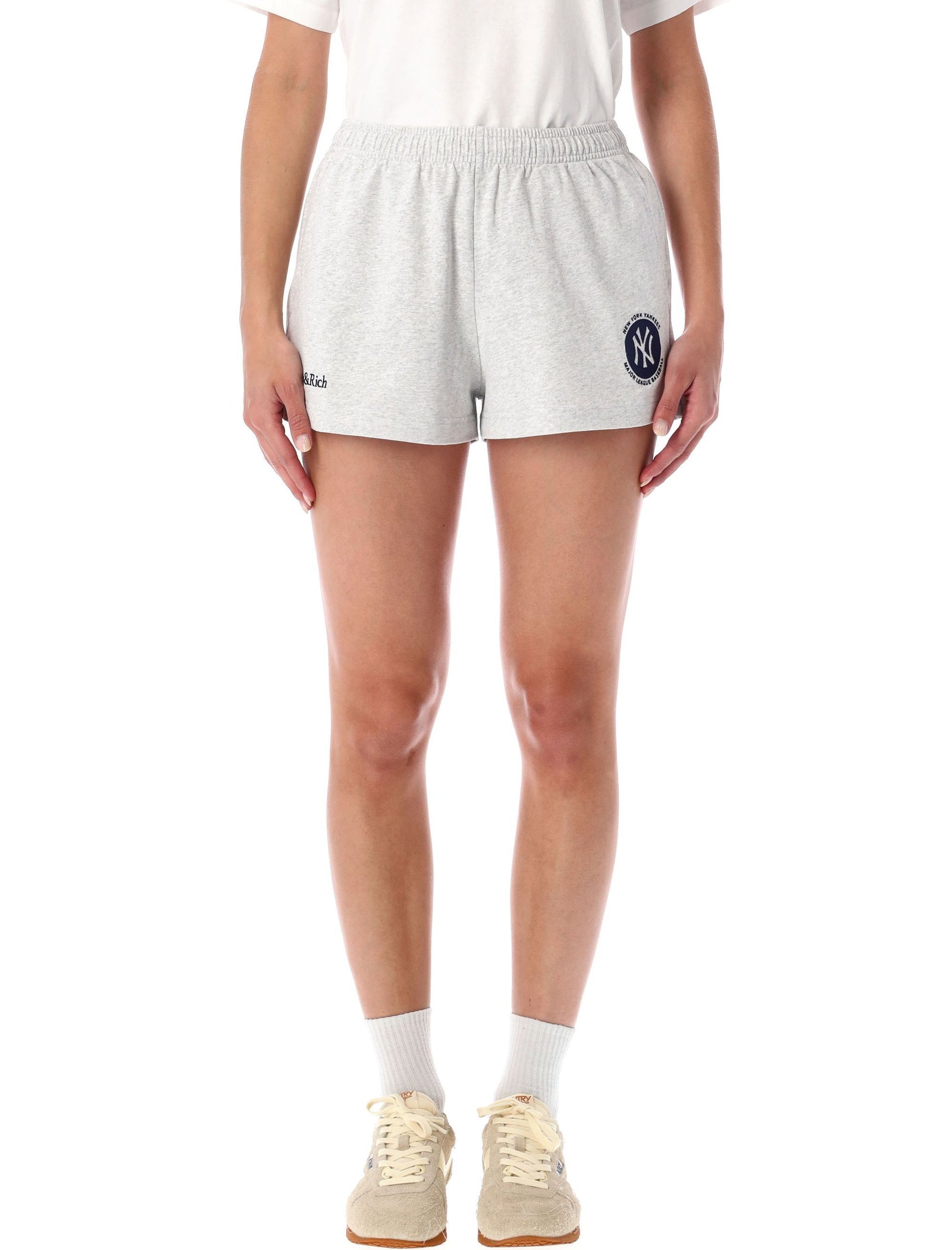 Sporty スポーティでリッチなショートパンツ - Image 1