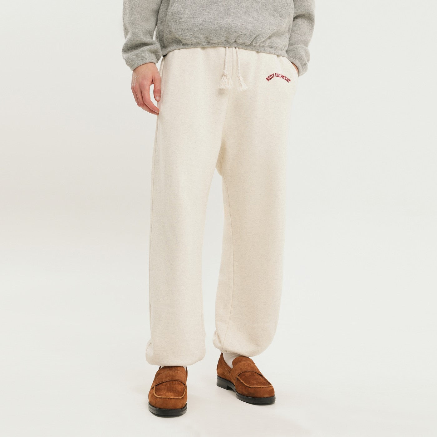 1989 1989スタジオホワイトボディ装備ジョギングパンツ - Image 1