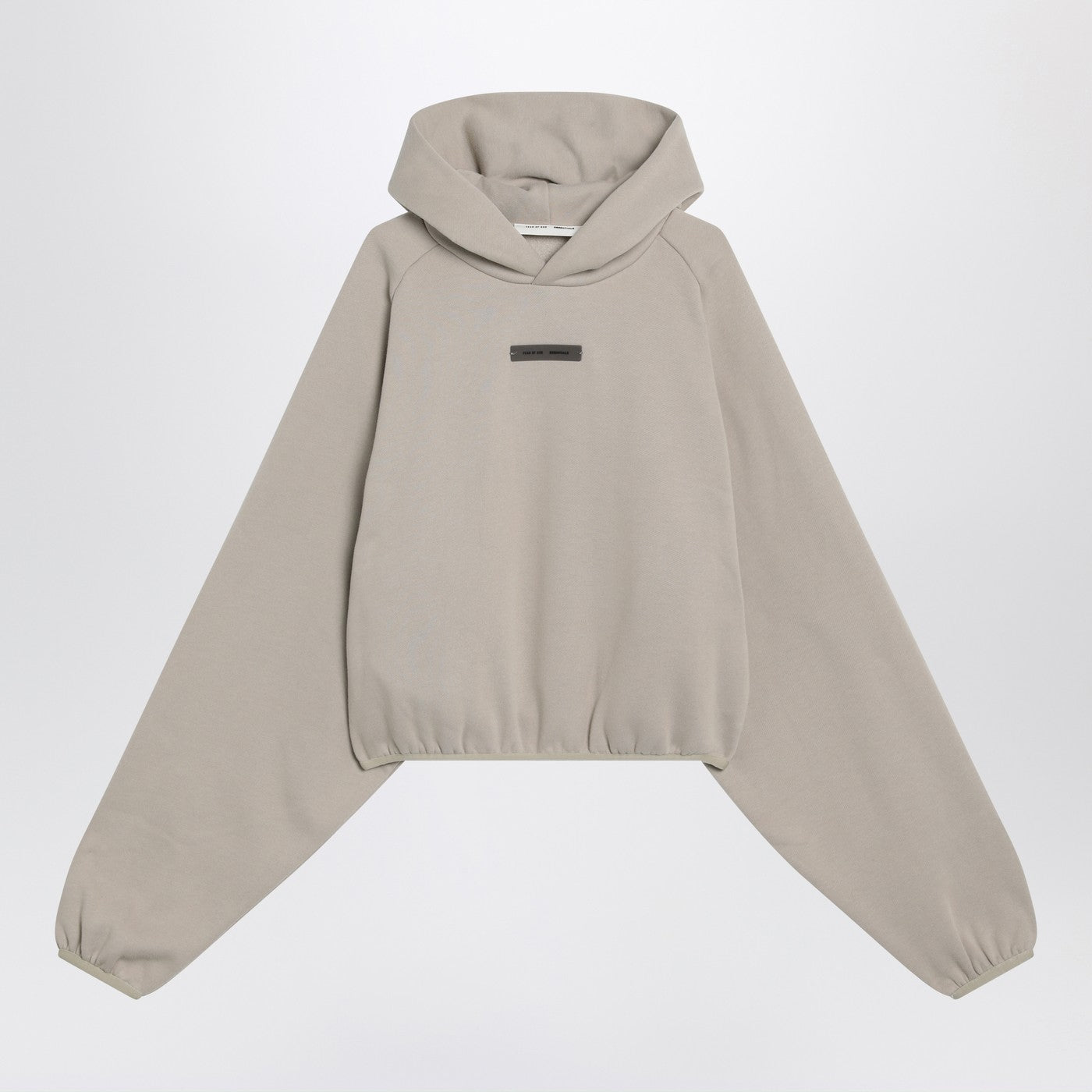 Fear of God（フィア・オブ・ゴッド）は、ラグジュアリーとストリートを融合させたアメリカ発ブランド。オーバーサイズのシルエットや上質な素材使いが魅力です。当店【YOUPLUS公式通販】の商品は、ヨーロッパからの買い付けとなり、ヨーロッパからの直送品です。