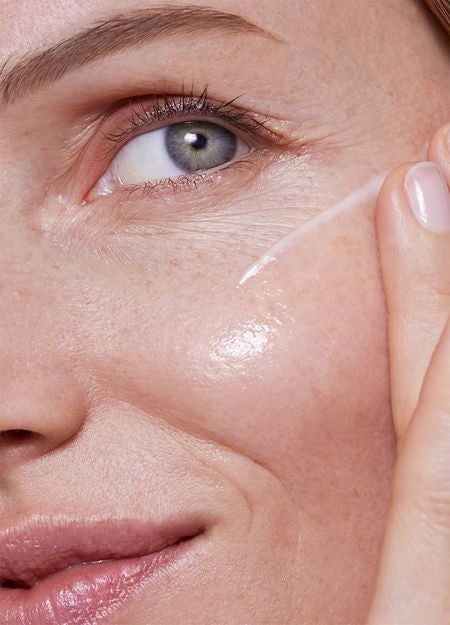 VALMONT フェイスラインを引き締める美容液 30 ml - Image 11