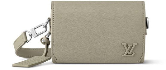 LOUIS VUITTON ファストライン･ウェアラブル ウォレット - Image 1