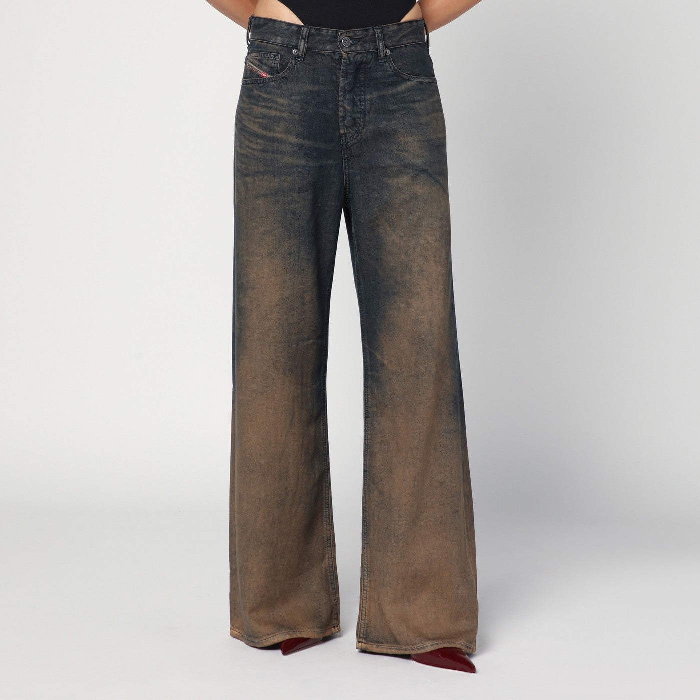 Diesel ディーゼル1996 Dフェードエフェクト付きミディアムブルーのジーンズ - Image 1