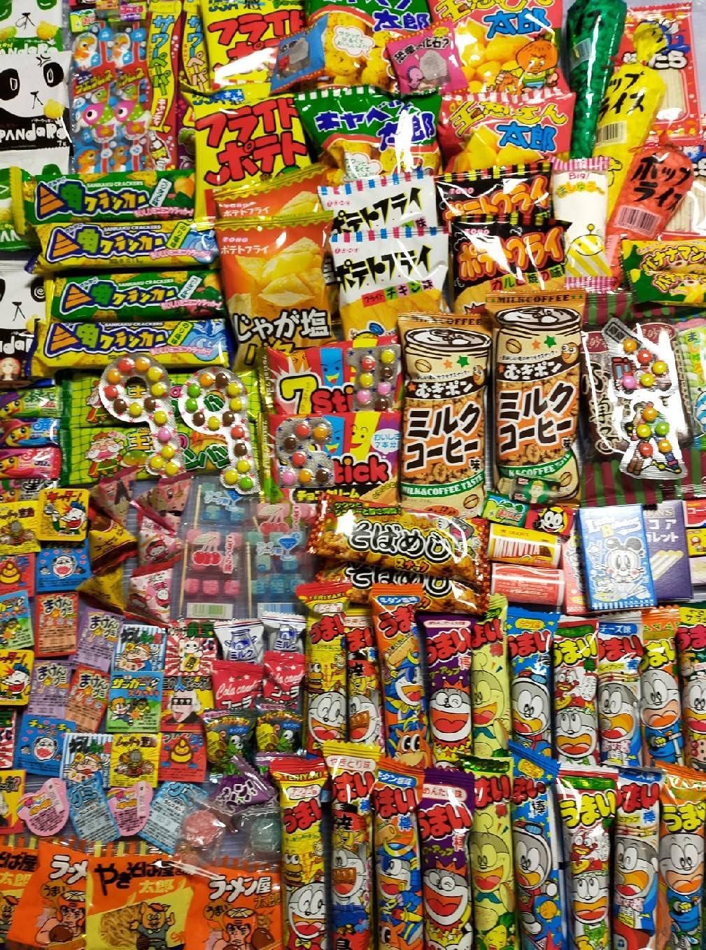 150 Pieces Assorted Snacks Variety Set Popular Bulk Buy Adult Purchase Snack Set Candy Store Party Variety Set Event Gift