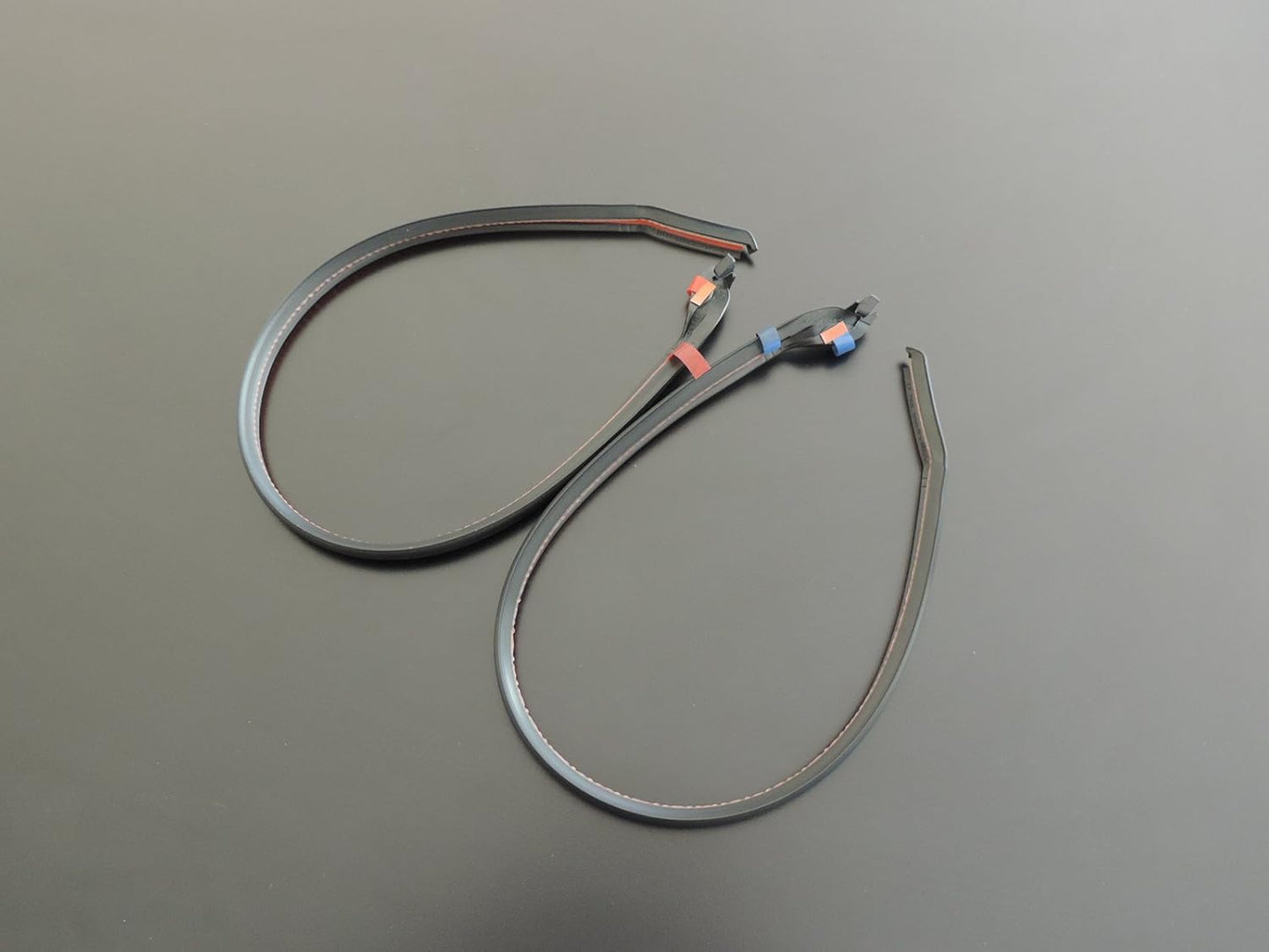 Toyota Motor Corporation (TOYOTA) [Domestic Genuine Parts] 200 Series Crown Genuine Front Weather Strip Left and Right Set Fits All Ages 30 Series Prius Early and Late Period