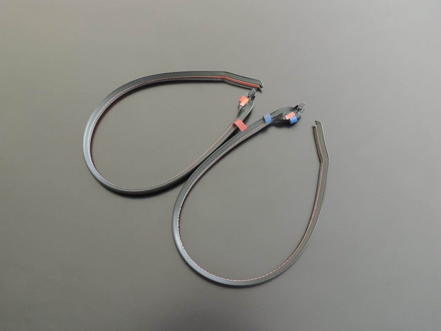 Toyota Motor Corporation (TOYOTA) [Domestic Genuine Parts] 200 Series Crown Genuine Front Weather Strip Left and Right Set Fits All Ages 30 Series Prius Early and Late Period