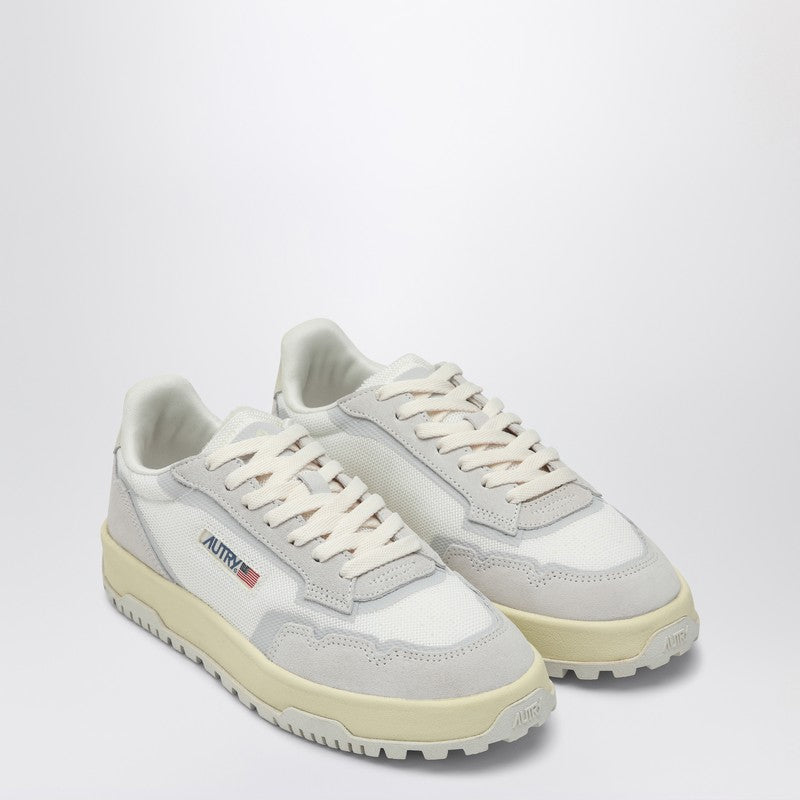 Autry White/Gray LeatherとMesh Low CLCトレーナー - Image 1