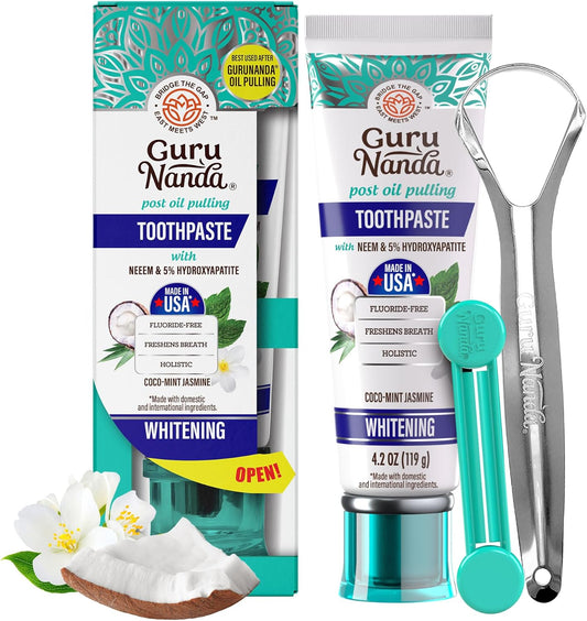 GuruNanda Pasta de dientes con hidroxiapatita, libre de SLS y fluoruro, pasta de dientes blanqueadora con raspador de lengua y exprimidor - Refresca la respiración, combate la placa - CocoMint natural