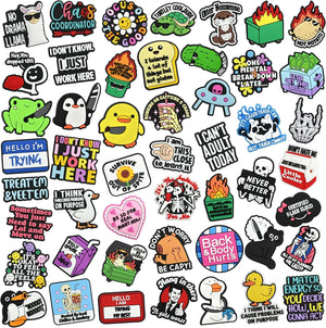 Alfileres divertidos a granel para adultos, 20/30/50 unidades al azar diferentes pines de humor divertidos para mochilas/chaquetas, sombreros/bolsas, regalos para mujeres y hombres