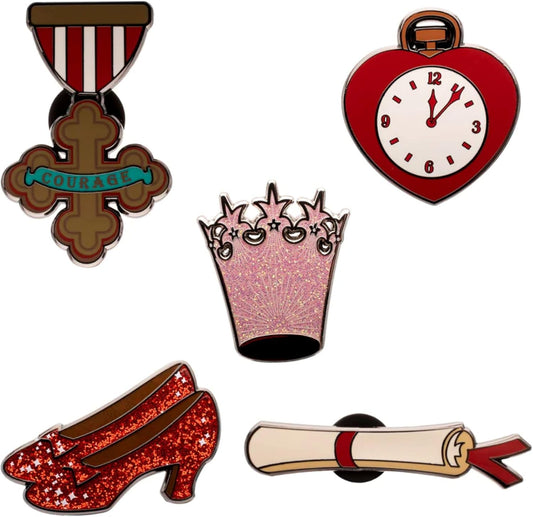 El mago de Oz Icons - Juego de cinco pines – Juego de pines coleccionables con licencia oficial para fans y coleccionistas – Incluye zapatillas Ruby, reloj de corazón de hombre de estaño, medalla de