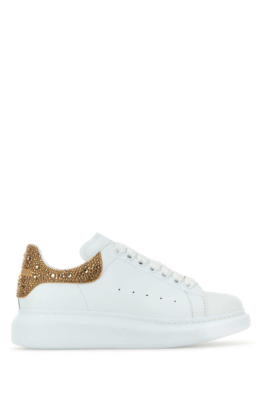 Alexander Mcqueen アレクサンダー・マックイーンの白い革のスニーカーが装飾されたシードヒール - Image 1