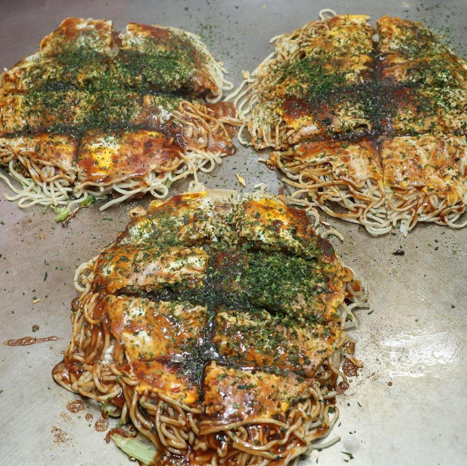Hiroshima Okoyoyakiyaki Set of 3, Includes Small Bag of Carp Sauce, 15.6 oz (430 g) x 3, Iono Noodles, Microwave Safe Container, Hiroshima, Frozen Food, Gourmet Food, Hiroshima Famous, Domestic Pork