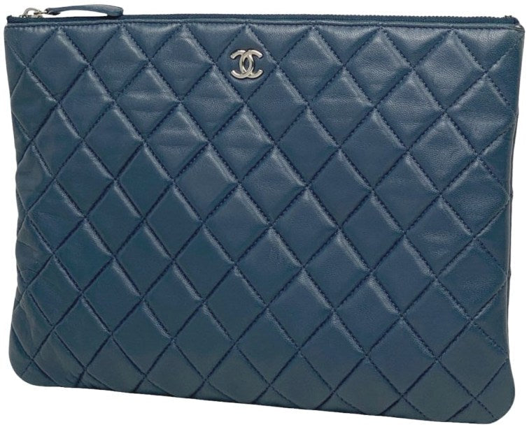 CHANEL 17C QUILTED LAMBSKIN LARGE O-CASE CLUTCH