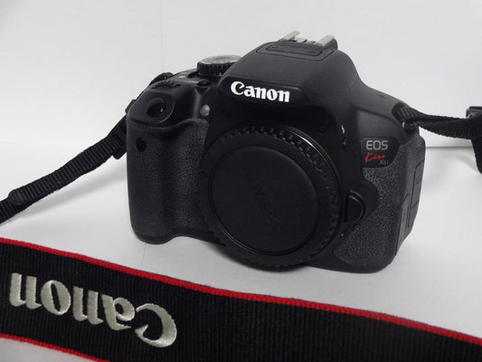 Canon EOS Kiss X6i Digital SLR Camera