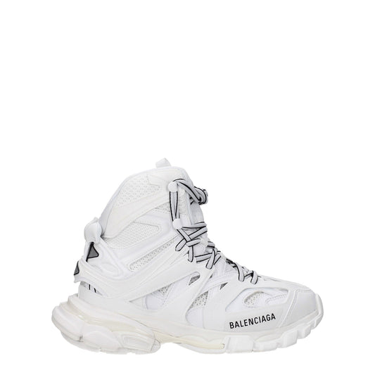 Balenciagaスニーカーは女性の布地を追跡します - Image 1