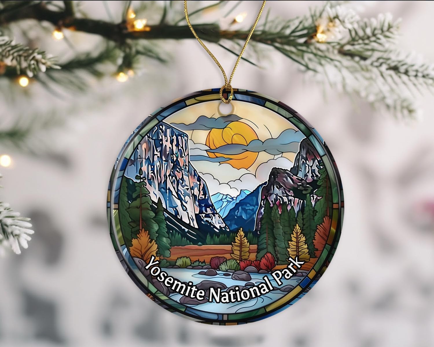 Yosemite National Park - Adorno con aspecto de vitral, recuerdo de Navidad de los parques nacionales, recuerdo de viaje, regalo de cerámica impreso en ambos lados