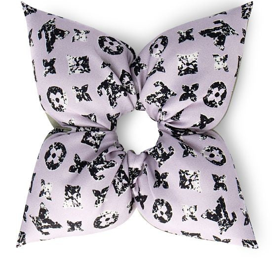 LOUIS VUITTON Fleur Pique Scrunchy - Image 1