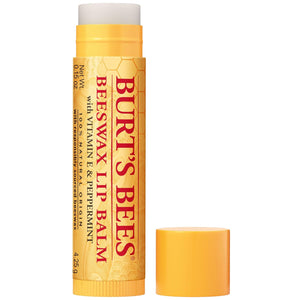Burt's Bees Bálsamo labial de cera de abejas, hidratante labial con cera de abejas de origen responsable, sin tinte, tratamiento labial acondicionador natural, 1 tubo, 0.15 onzas.