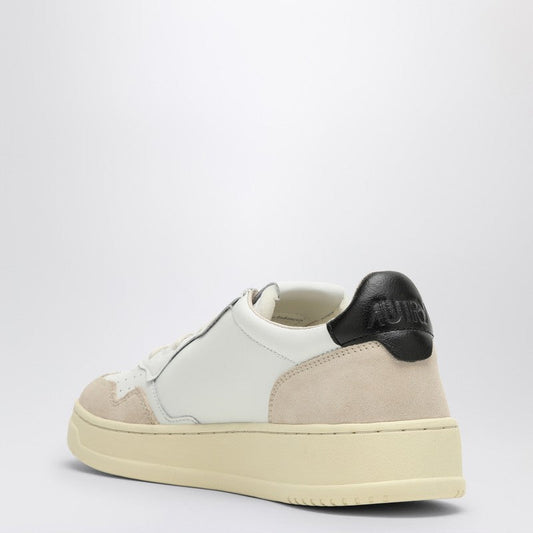 ホワイト/ブラックレザーのAutry Medalist Sneakers - Image 1