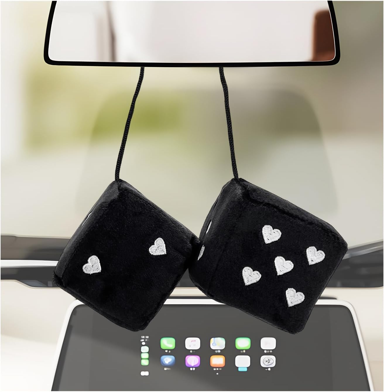 Par de dados de felpa mullidos para espejo de automóvil, dados de 3 pulgadas para colgar de pareja con patrón de forma de corazón, adorno cuadrado retro para espejo retrovisor para mujeres y