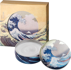 Daily Aroma Hokusai Kayuu Multi Cream, Wave Fuji 1.8 oz (50 g), Scented by Yuzu Essential Oil | デイリーアロマジャパン 葛飾北斎 富嶽三十六景 凱風快晴 神奈川沖浪裏 ユズセラミド ユズ果実エキス マルチバーム 全身 保湿 さらさら 和雑貨 日本製 精油 柚子 お土産 ギフト プレゼント 保湿クリーム 富士山 グッズ