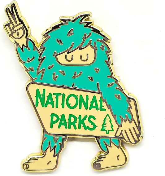 Sasquatch National Park - Pin esmaltado - Serie Cooperación | Pin esmaltado de alta calidad – Pin de solapa – Placa chapada para ropa, bolsos, sombreros, chaquetas y cordones