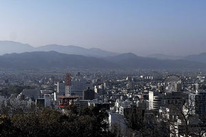 【日本の風景ポストカード】愛媛県松山市 松山城から望む松山市街と観覧車 霞む山並みの朝 はがき お土産 ハガキ 撮影/MIRO