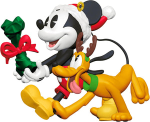 Hallmark Keepsake - Adorno de Navidad colgante 2025, Disney Mickey y sus amigos Bone-afide Besties, Regalos para fans de Disney