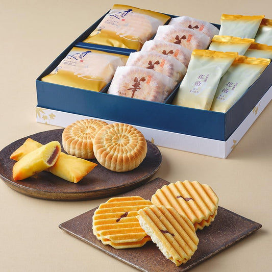 Kogetsu Japanese Confectionery Kyoto Famous Assortment Gift (Premium Senbei Crackers 5 pieces, Hana 5 pieces, Hanaraku 6 pieces) / Kyoto Japanese Confectionery Gift for Year-end, Thanks, Celebration | School Entrance Celebration, Graduation Transition