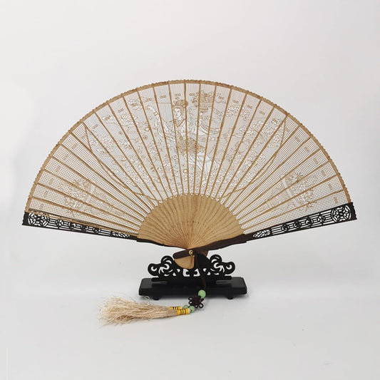 高級手作り白檀扇子 黒檀ローズウッド製 繊細彫刻模様 自然香り ユニセックス 専用台座付き 伝統工芸品 インテリア装飾 公演時代劇 贈答ギフト (K) [並行輸入品]