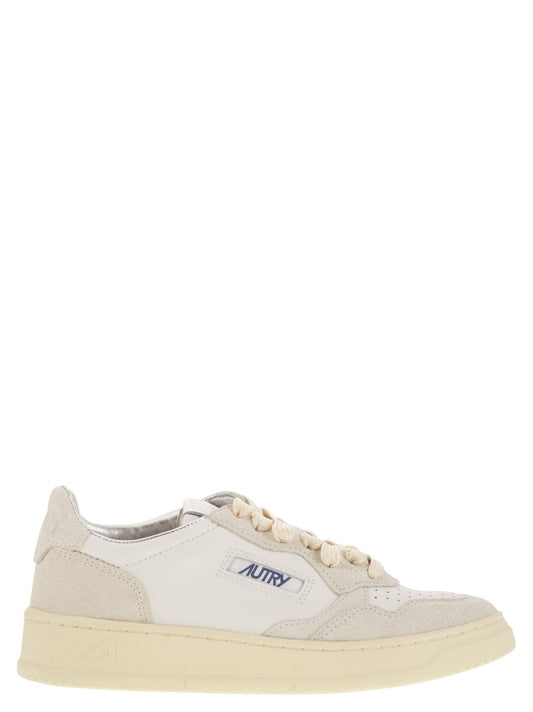 2つのトーングリッターを備えたAutry Medalist Low Sneakers - Image 1