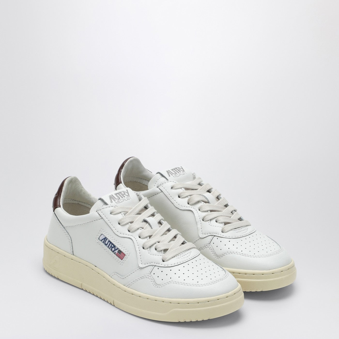 Autry Low Medalist White/Brown Sneaker - Image 2