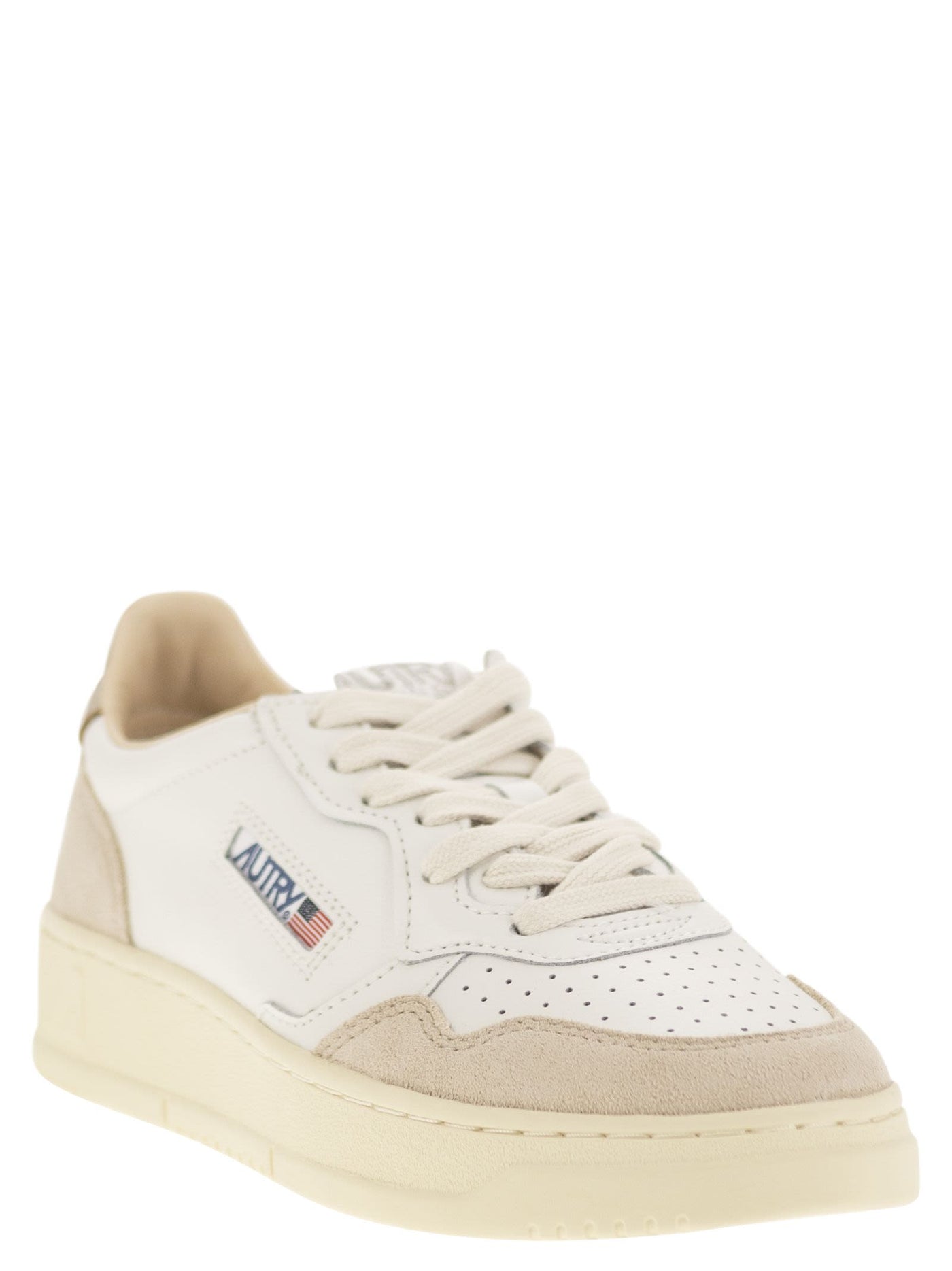 Autry Medalist Low Leather Sneakers - Image 2