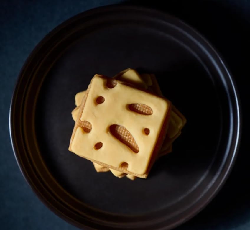 [Hokkaido Limited] SNOW GOLD CHEESE Snow Gold Cheese, Snow Cheese, 8 Pieces, 1 Box, Sweets, Souvenirs, Airport Souvenirs, Limited Distributors, Popular Gift