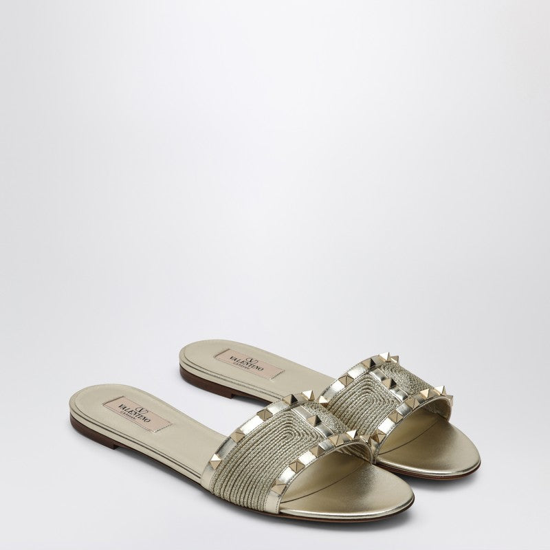 Valentino プラチナカラーのバレンティーノガラヴァニロマンスタッドサンダル - Image 2