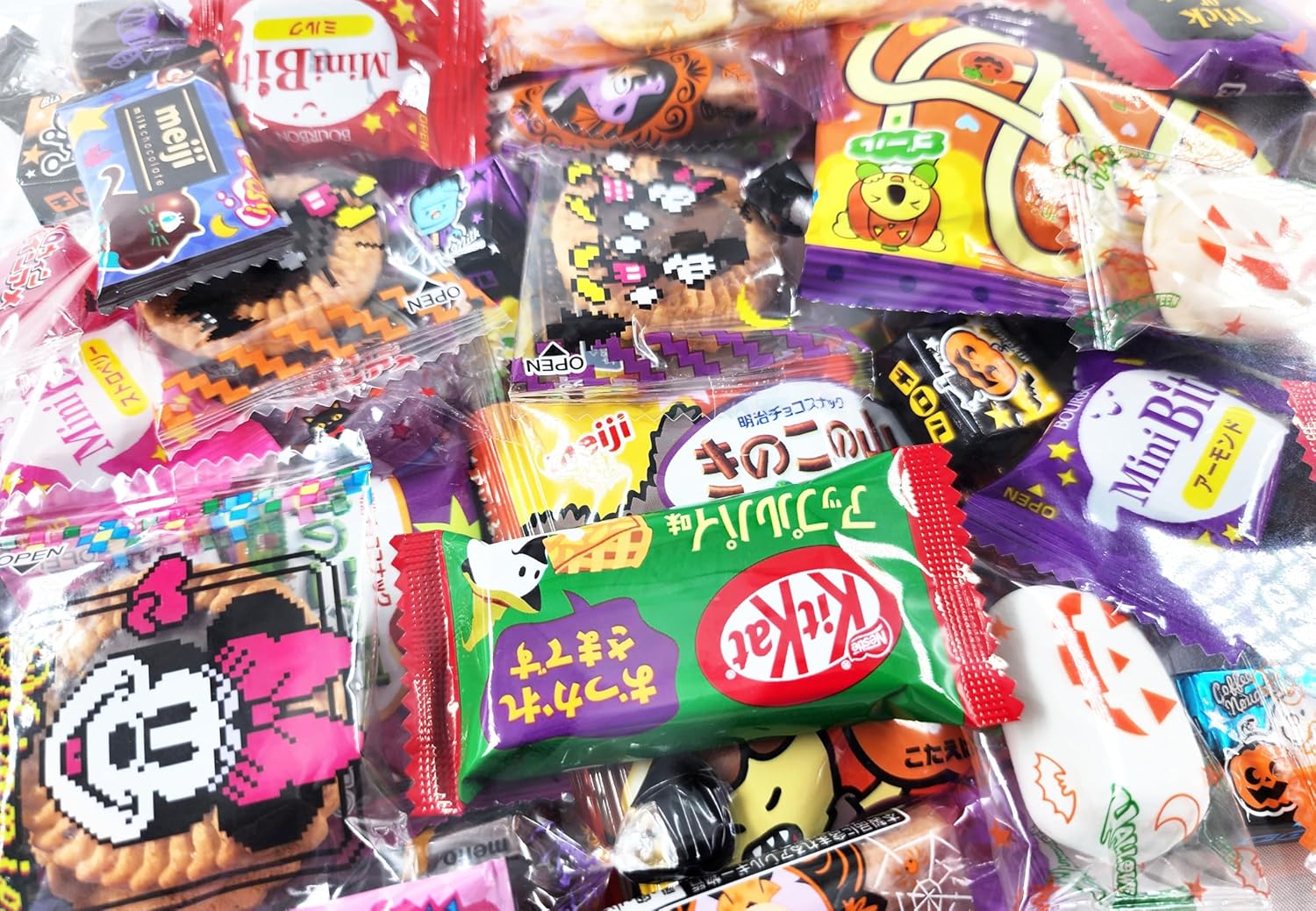 OKURUX Halloween Candy Assortment, Individual Packaging, Variety, Random Assortment Set, Chocolate, Cookies, Biscuits, Pie, Lamune, Candy, Sweets