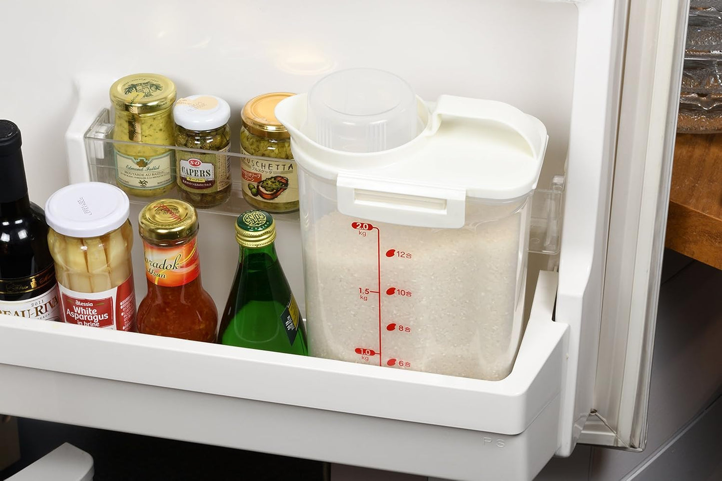 Pearl Metal HB-3898 Sealed Rice Bottle, Made in Japan, For 5.2 lbs (2.4 kg), White, Width 7.3 inches (185 cm), Depth 4.3 inches (110 cm), Height 11.6 inches (295 mm), Refrigerator, Handy Rice, Stocker