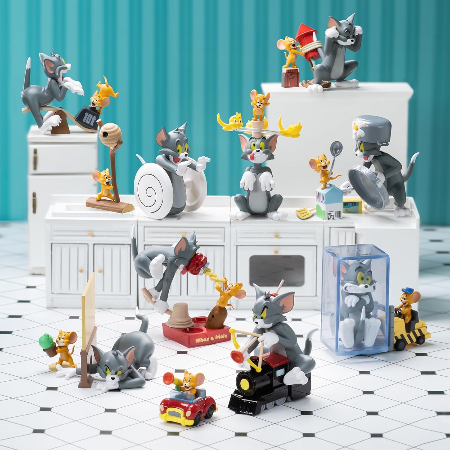 52TOYS x TOM and JERRY "BRAWLS BANG" Series Blind Box Tredding Figurine Collectible Figure Painted Toy Toy Toy Perfect Gift for Anime Fans Kids Collectors Birthday Christmas (1 Piece)
