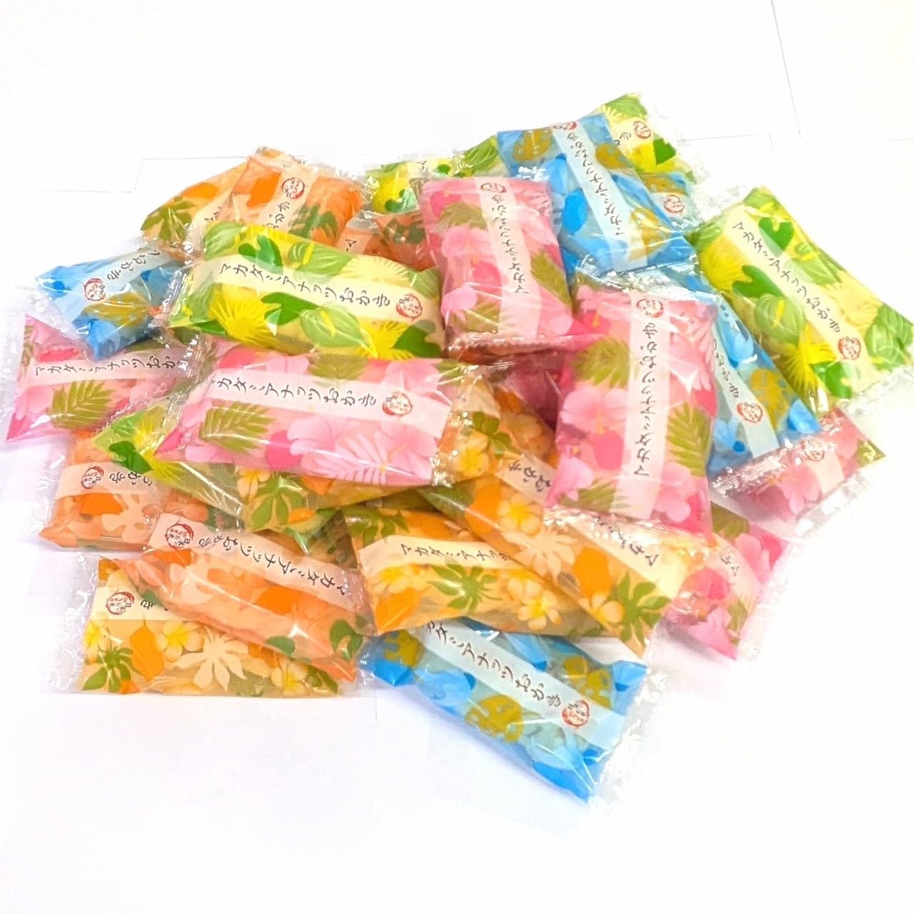 Iwatsuka Seika Macadamia Nut Food Stockings, 32 Pieces Share Pack, Commercial Use, Rice Confectionery
