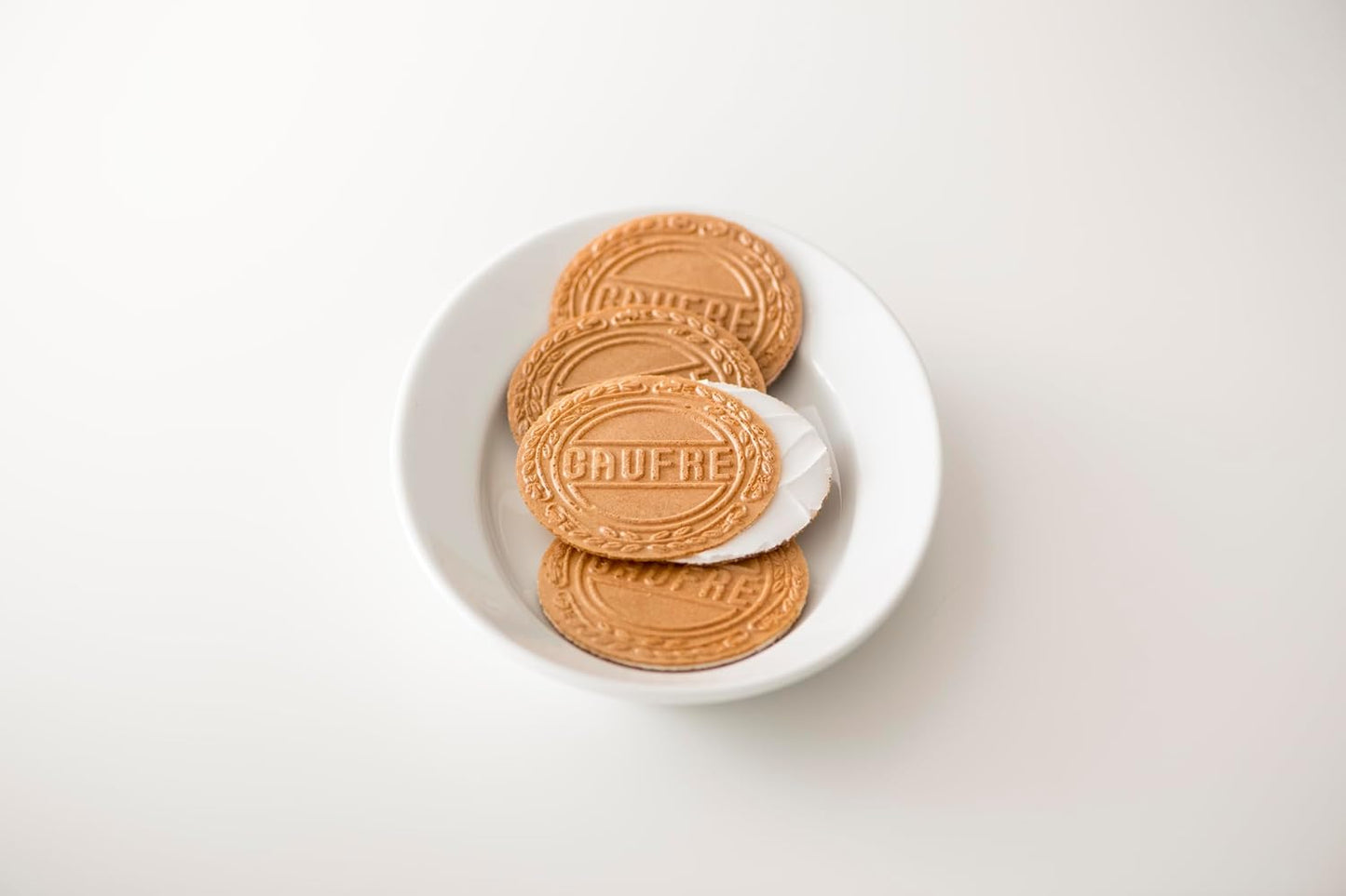 【Authentic Product】 Kobe Fugetsudo Chiikawa Mini Waffles, Candy in Cans 【Chiikawa Spotted Rabbit 3-Can Set】 Each Contains 6 Pieces (Vanilla Strawberry Flavor Chocolate 3 Pieces x 2 Bags)