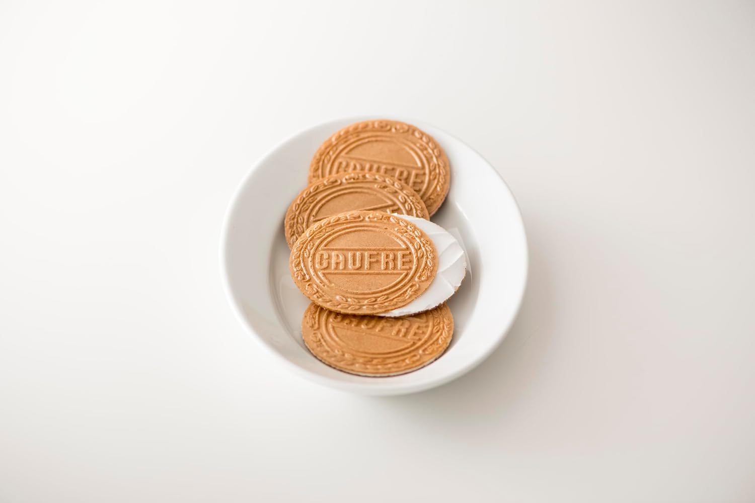 【Authentic Product】 Kobe Fugetsudo Chiikawa Mini Waffles, Candy in Cans 【Chiikawa Spotted Rabbit 3-Can Set】 Each Contains 6 Pieces (Vanilla Strawberry Flavor Chocolate 3 Pieces x 2 Bags)