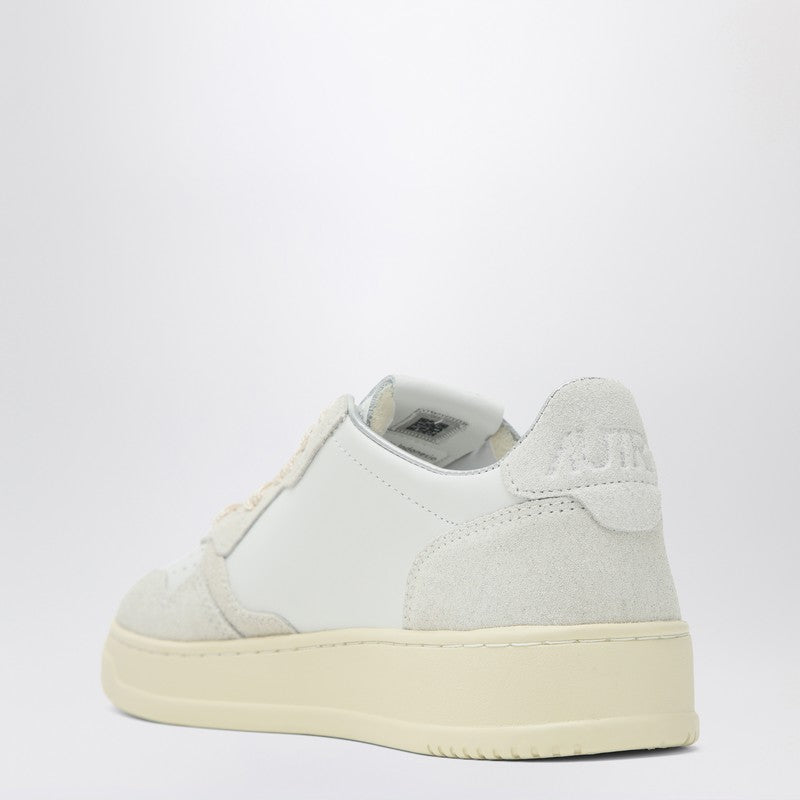 Autry Medalist White LeatherとSuede Trainer - Image 2