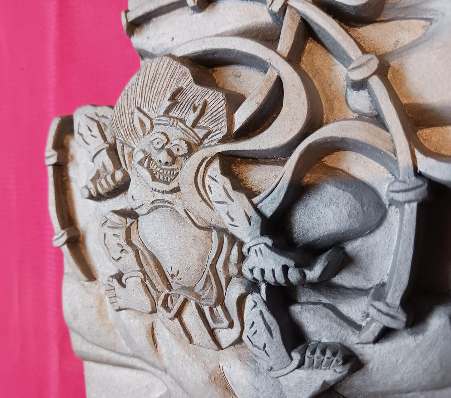 壁掛けアート作品 伝統工芸品（三州鬼瓦） 俵屋宗達『風神雷神図屛風』 和モダン、リビング、ベットルーム、玄関、部屋飾り W×18.5㎝ H×18.5㎝ D×2.0㎝（送料無料商品）