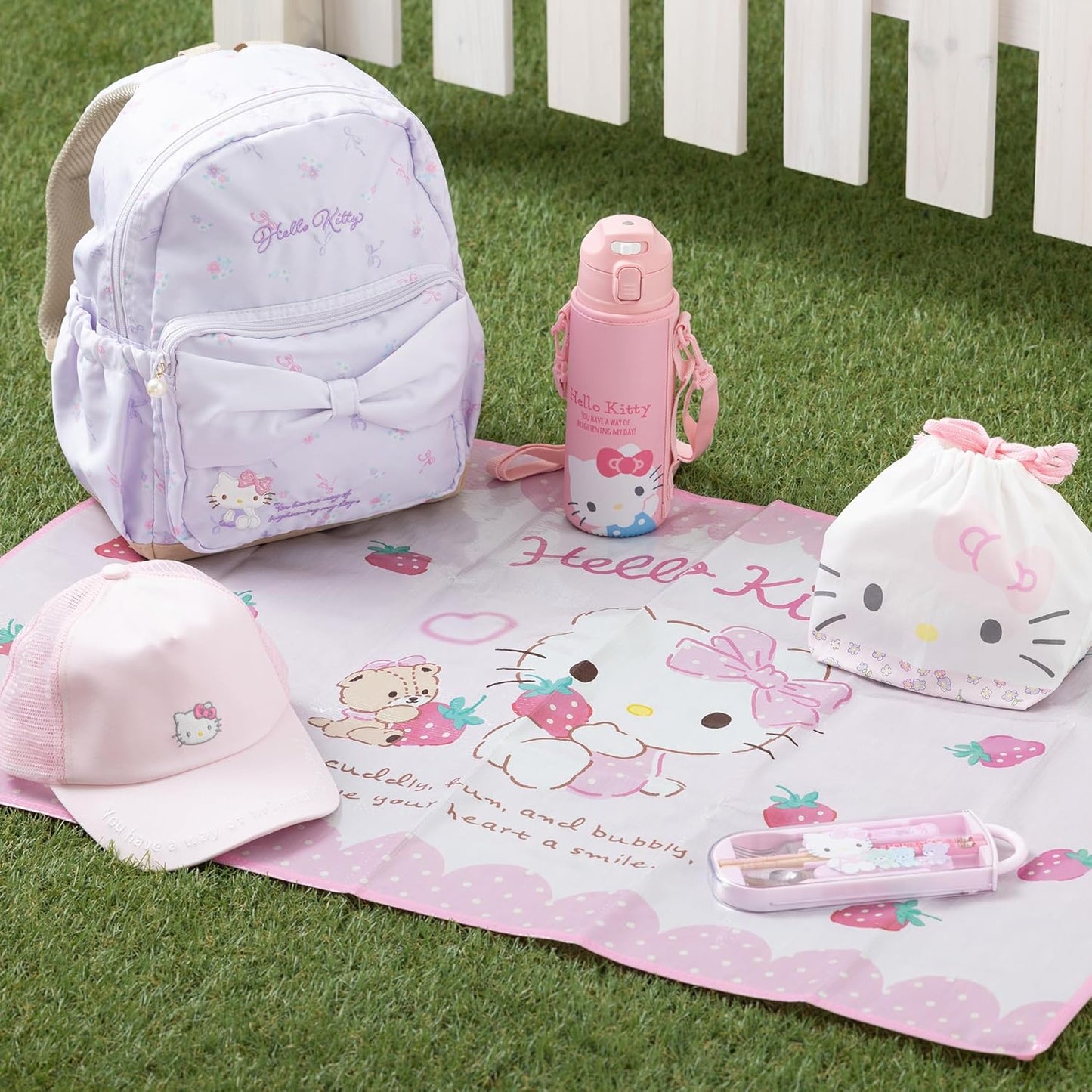 Sanrio (SANRIO) Hello Kitty PP Leisure Sheet, Single-Person Size, with Storage Bag and Name Space, for Outings and Picnics 604143
