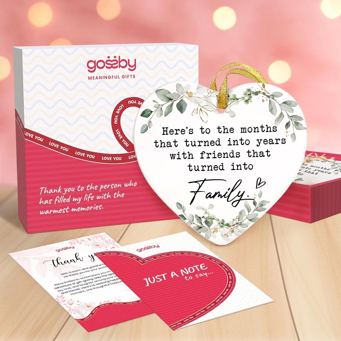 GOSSBY Adorno de Amistad para Mujeres para Amiga - Amigas Que Se Han Convertido en Familia - Adorno Navideño de Cerámica en Forma de Corazón para Árbol 2025