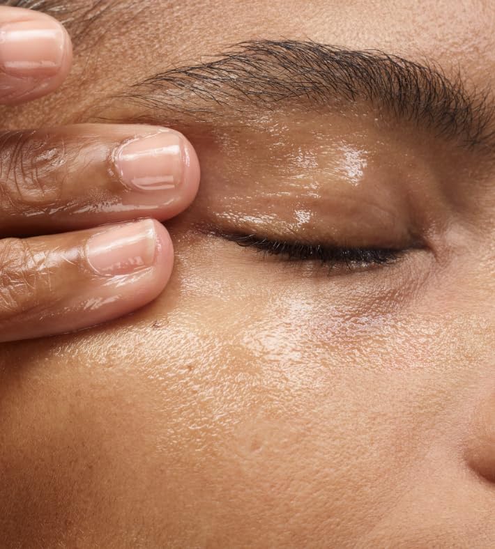 Glossier Desmaquillante impermeable de doble fase con aceite lechoso